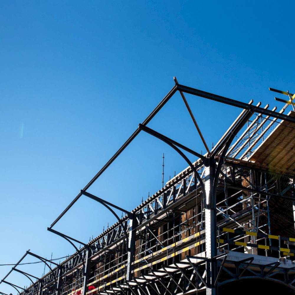 Grote constructie met een aluminium draagstructuur