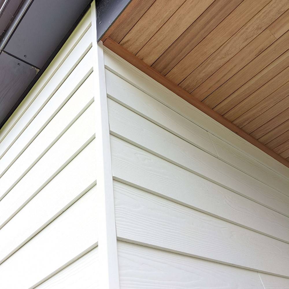 Detailfoto van structuur in cedral gevelstroken